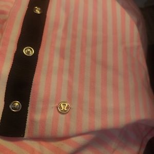 Lululemon nursing cover